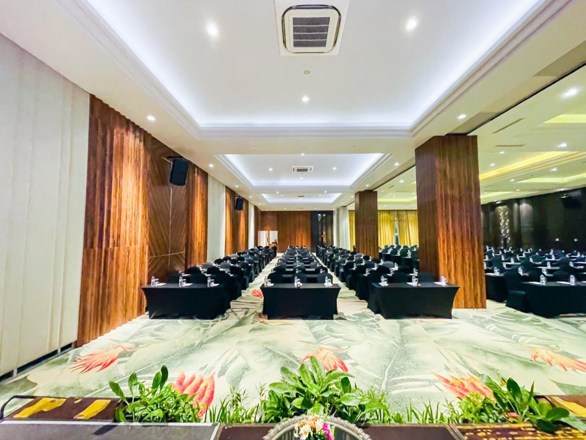 Lombok Astoria Hotel Матарам Екстер'єр фото