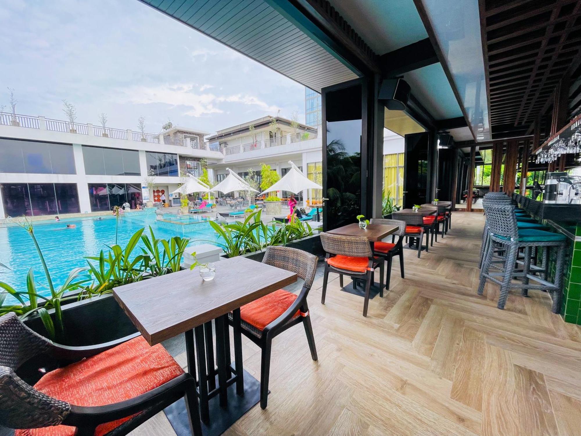 Lombok Astoria Hotel Матарам Екстер'єр фото