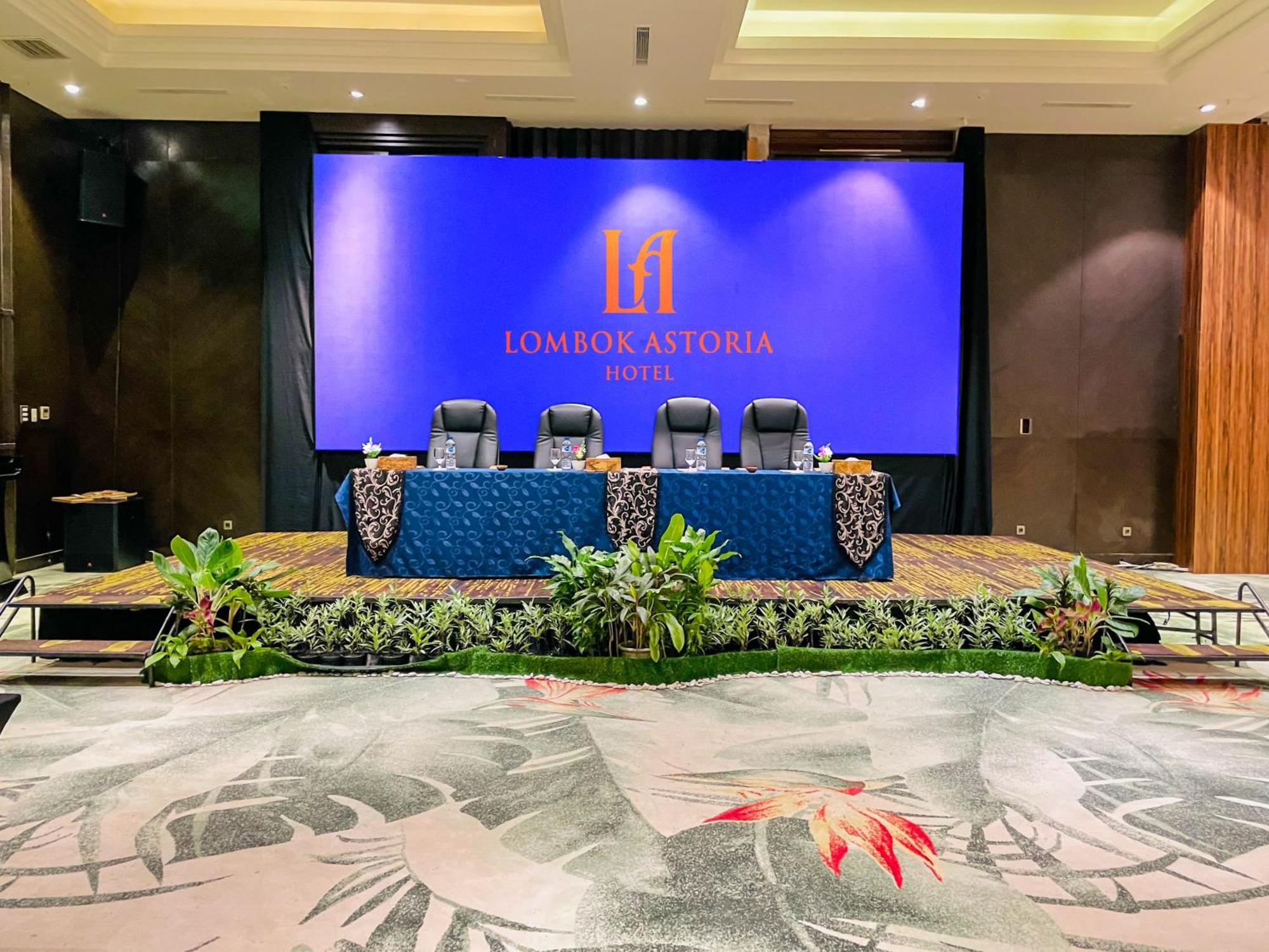Lombok Astoria Hotel Матарам Екстер'єр фото