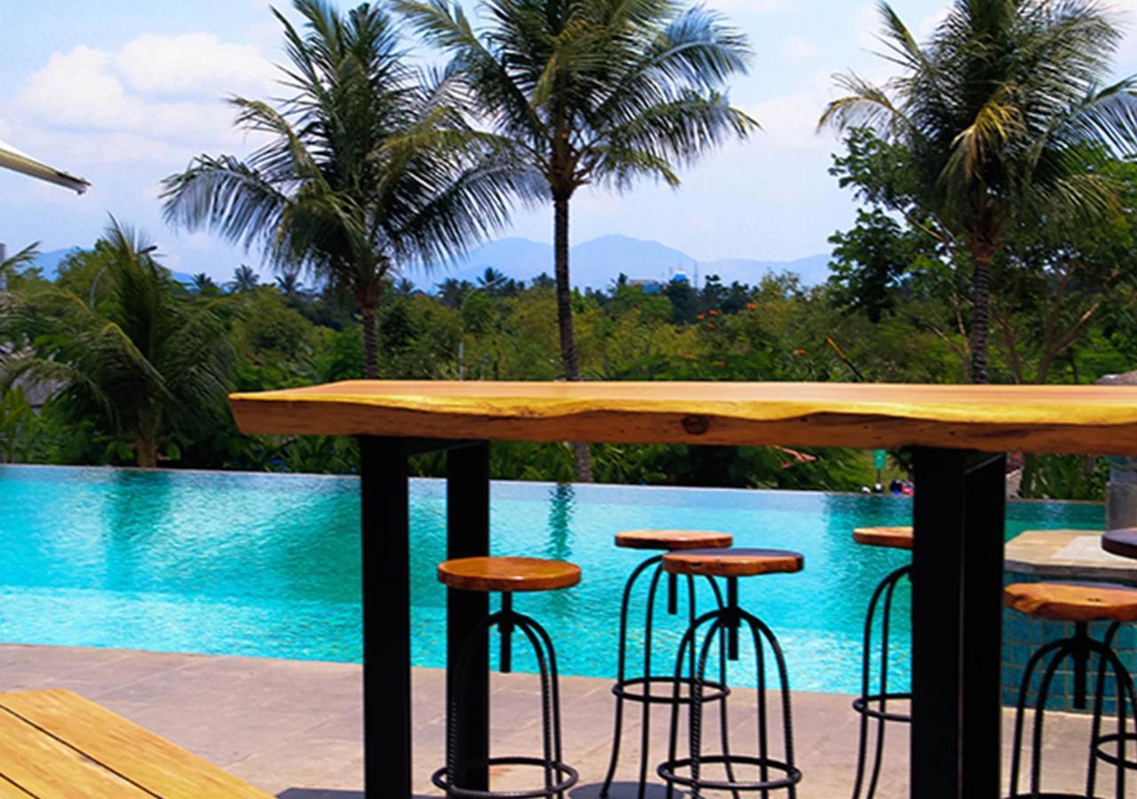 Lombok Astoria Hotel Матарам Екстер'єр фото